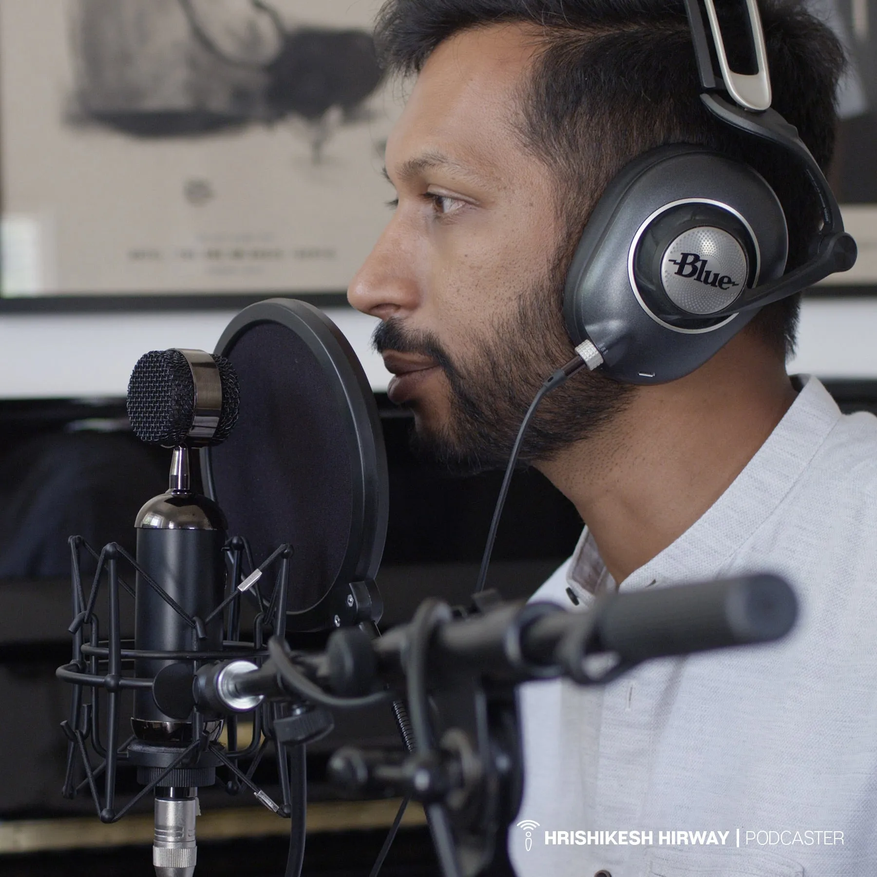 Blue Microphones Spark SL Blackout Large-diaphragm Condenser Microphone