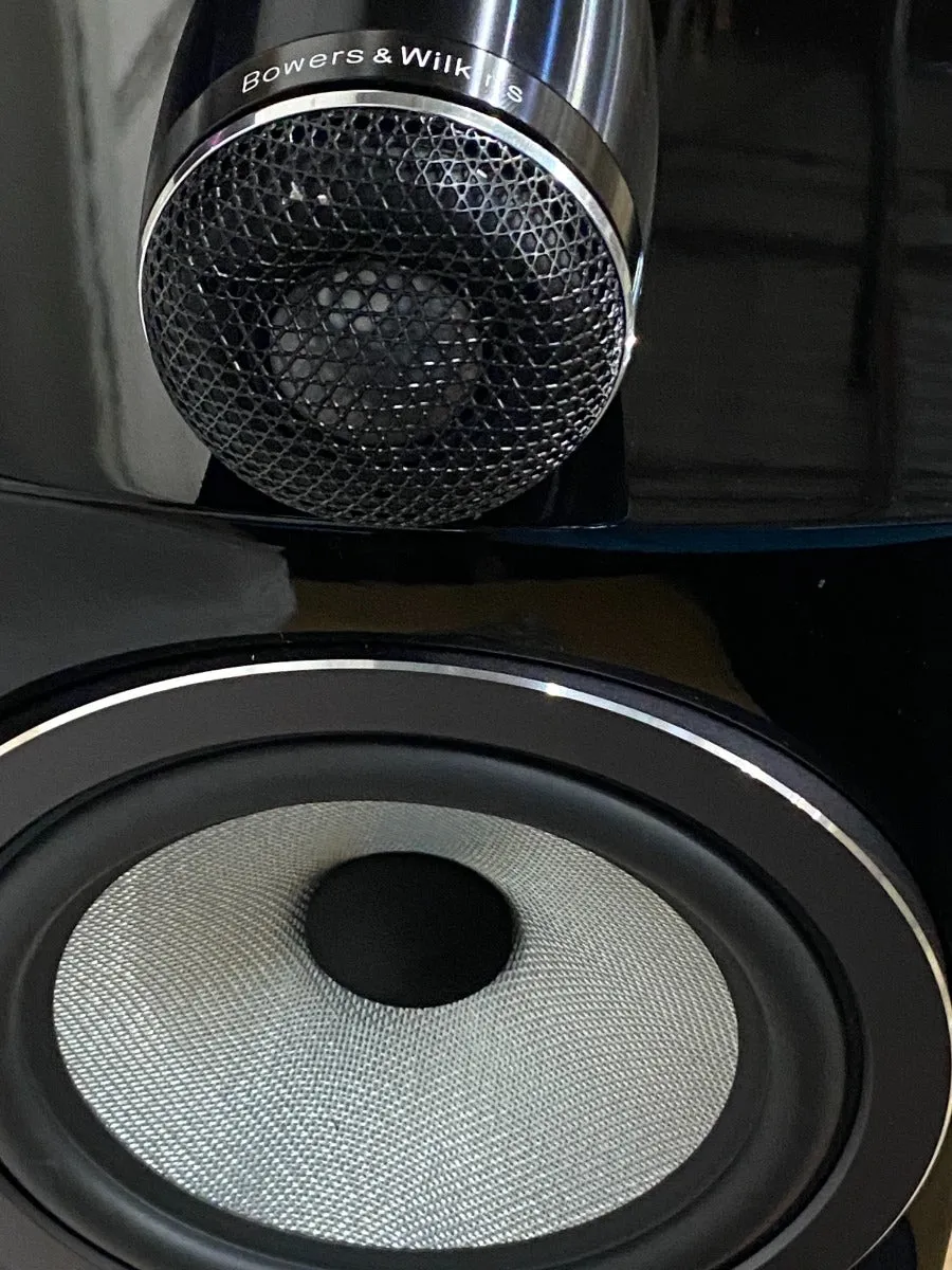Bowers & Wilkins OPEN BOX 705 S3 2-Way Stand Mount Bookshelf Loudspeakers - Gloss Black - Pair-Excellent Condition