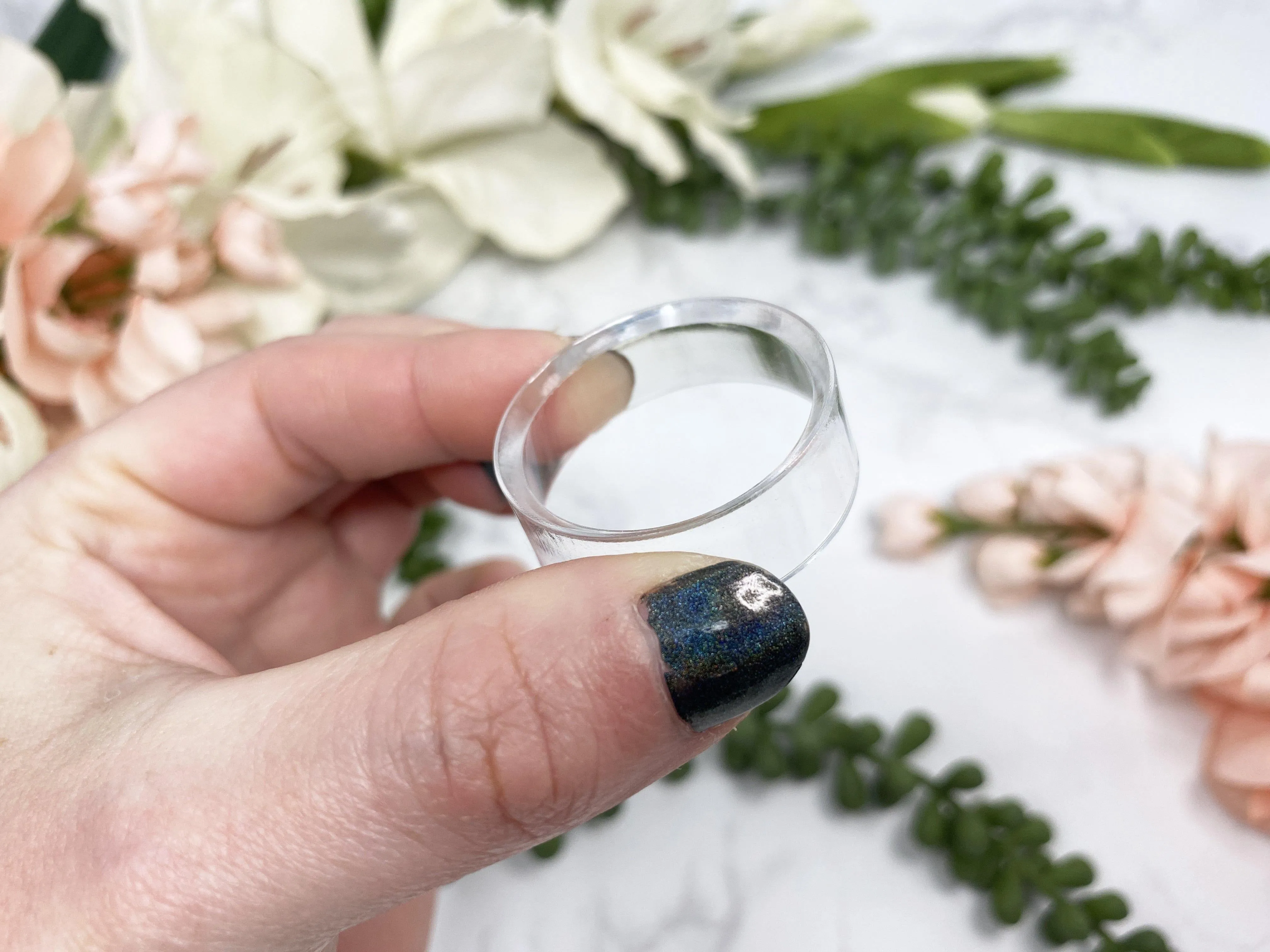 Clear Plastic Crystal Sphere Ring Stands