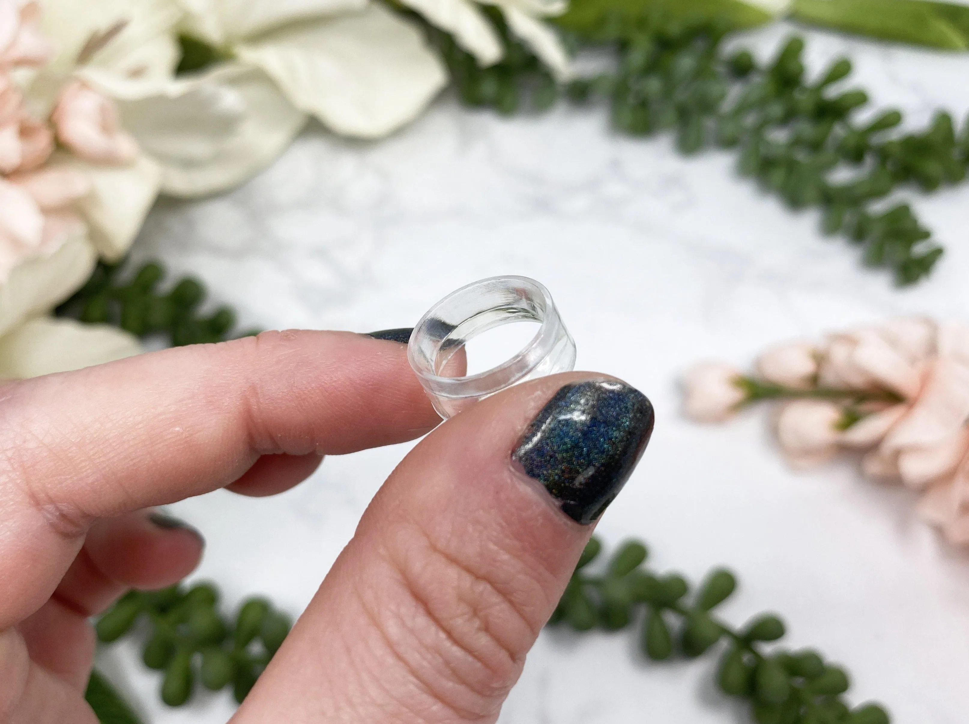 Clear Plastic Crystal Sphere Ring Stands