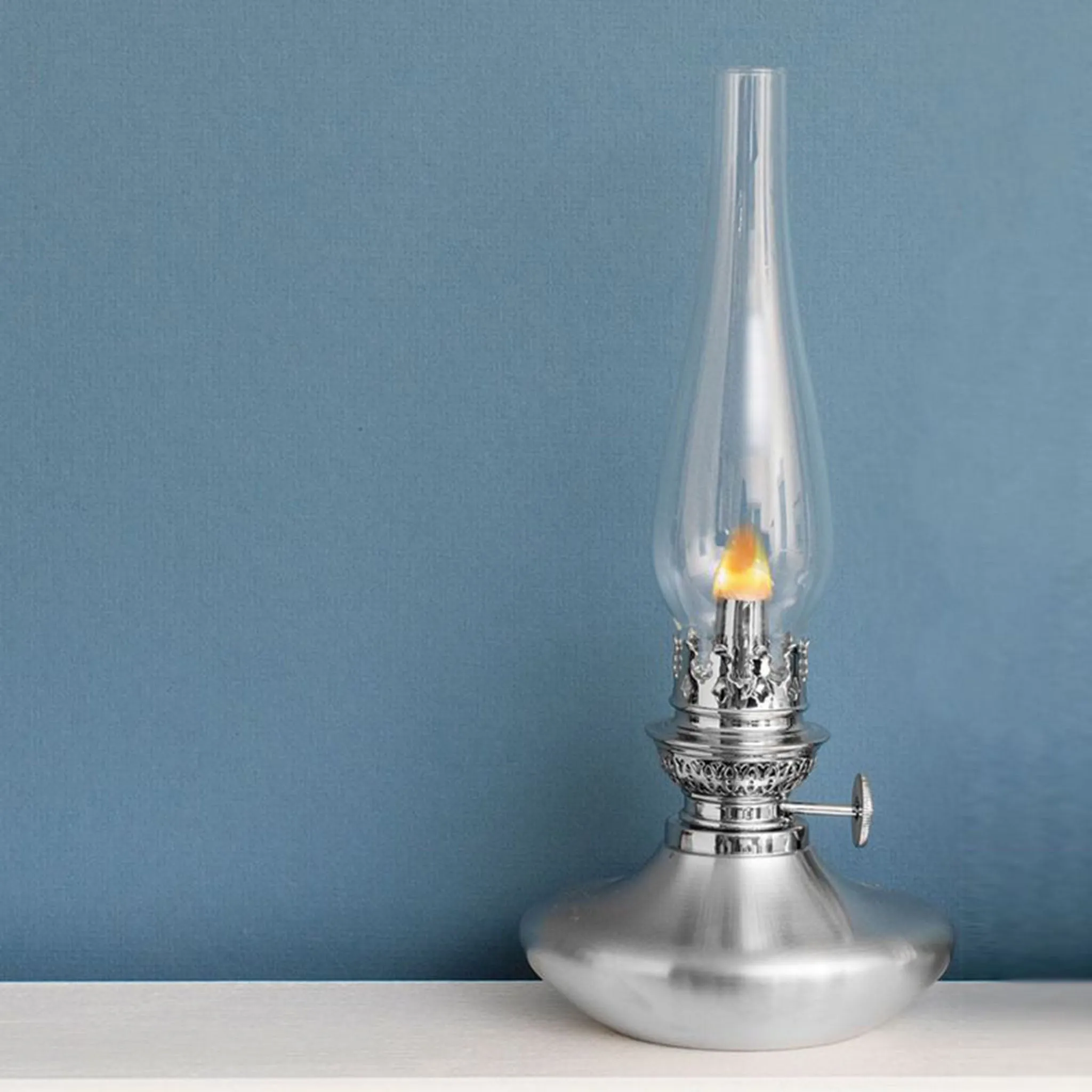 Danforth Captain Oil Lamp With 7" Globe