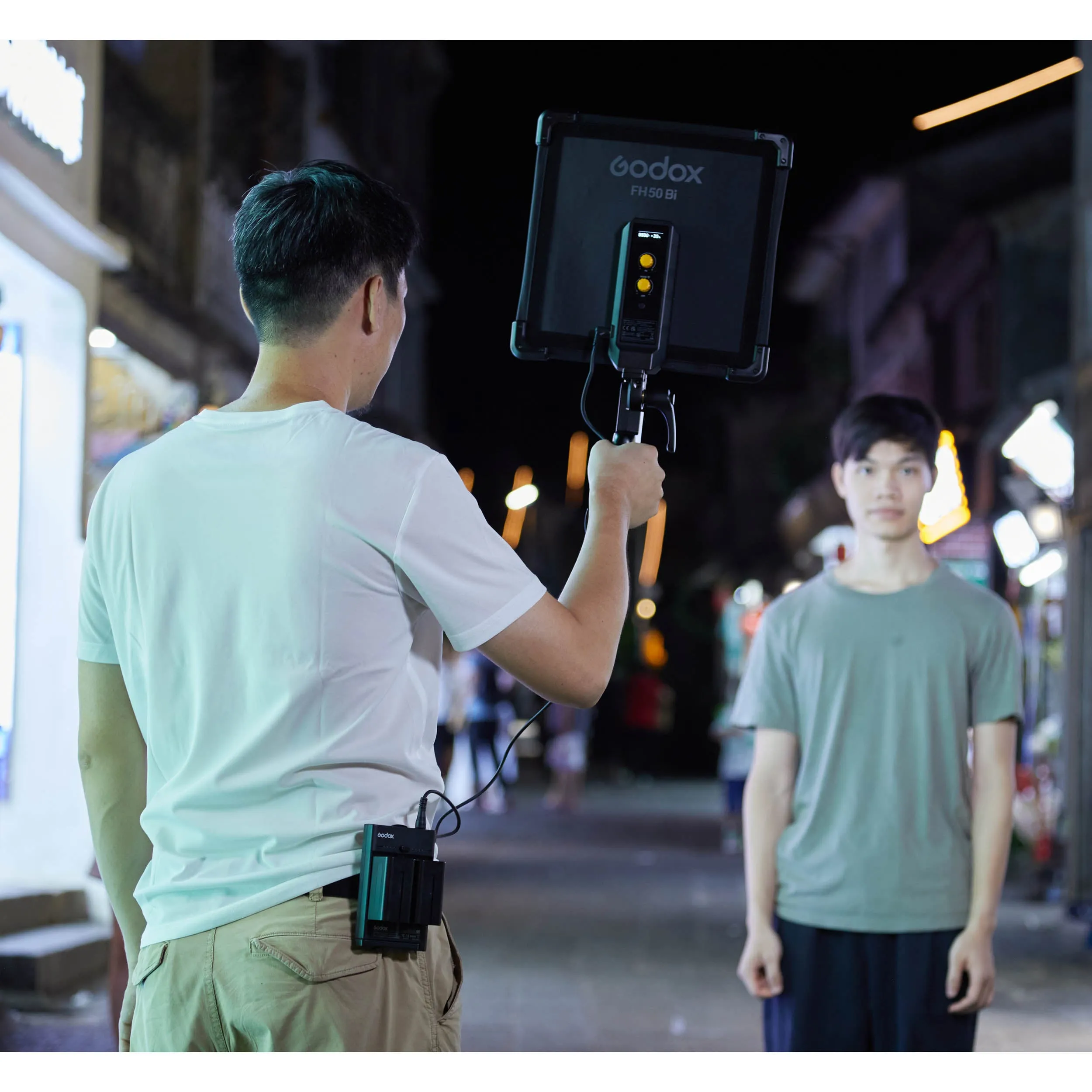 FH50Bi 1'x1' Flexible Handheld Bi-Colour Variable Colour-Temperature LED Studio Light Panel