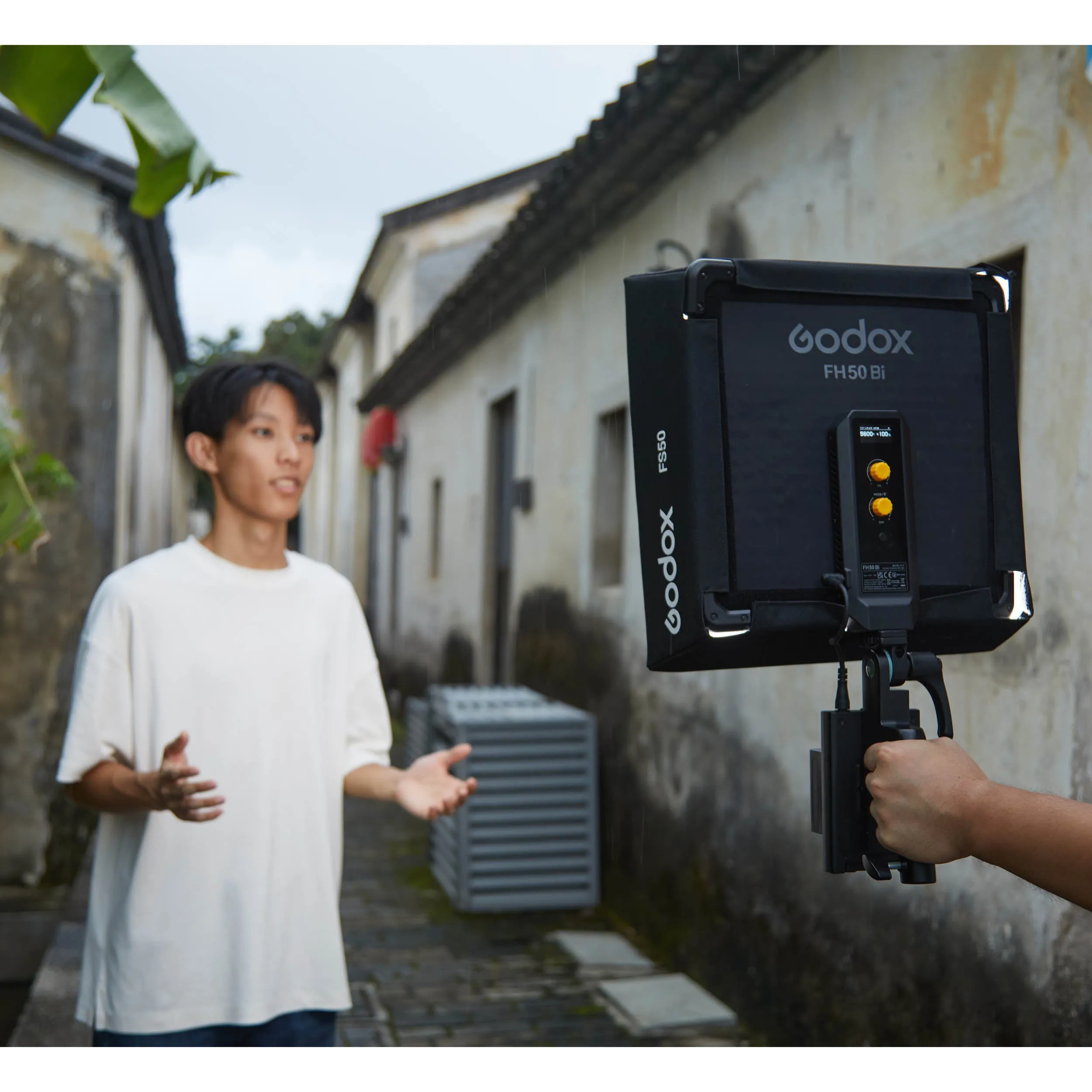 FH50Bi 1'x1' Flexible Handheld Bi-Colour Variable Colour-Temperature LED Studio Light Panel