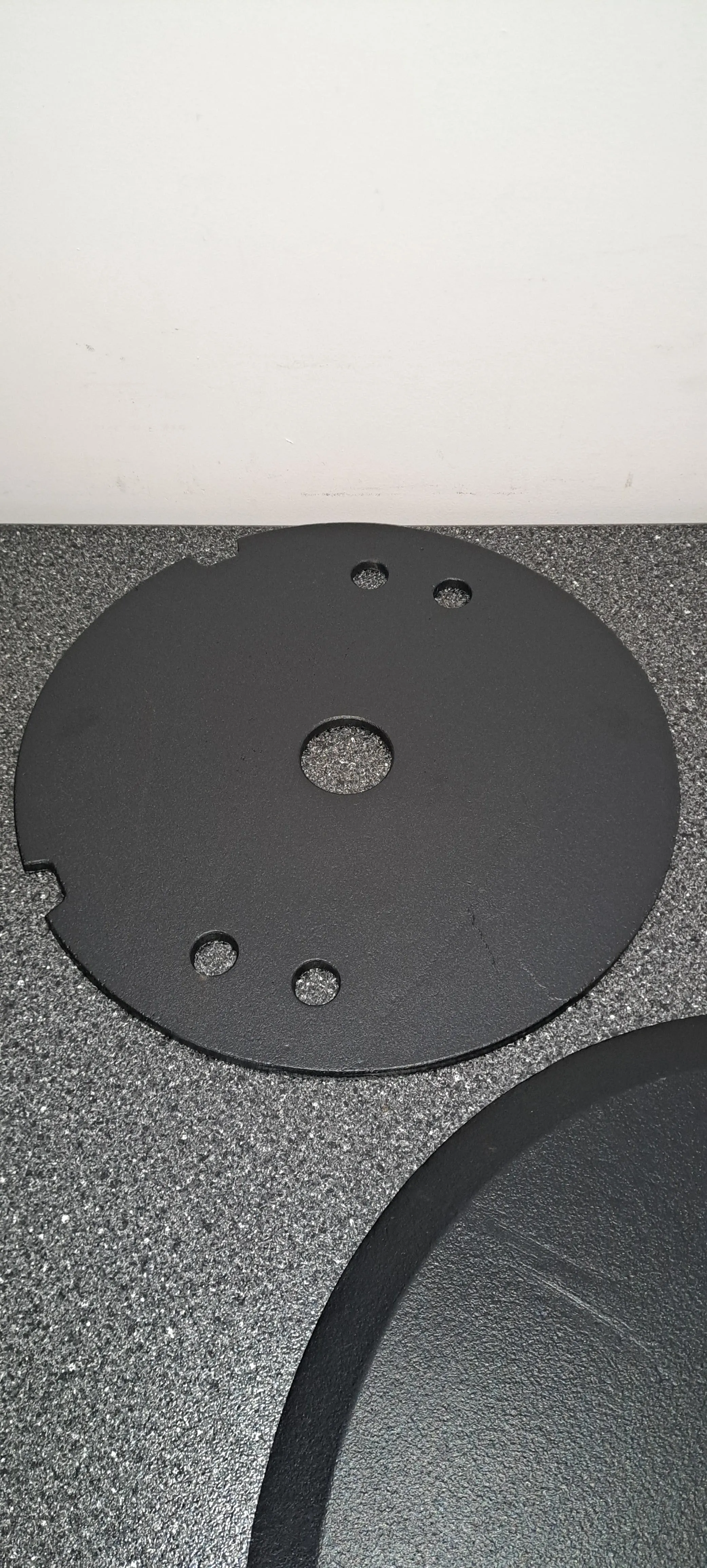 Gravity GR-GWB123SET1B Round Cast Iron Base and Weight Plate Set for M20 Poles (DEMO)