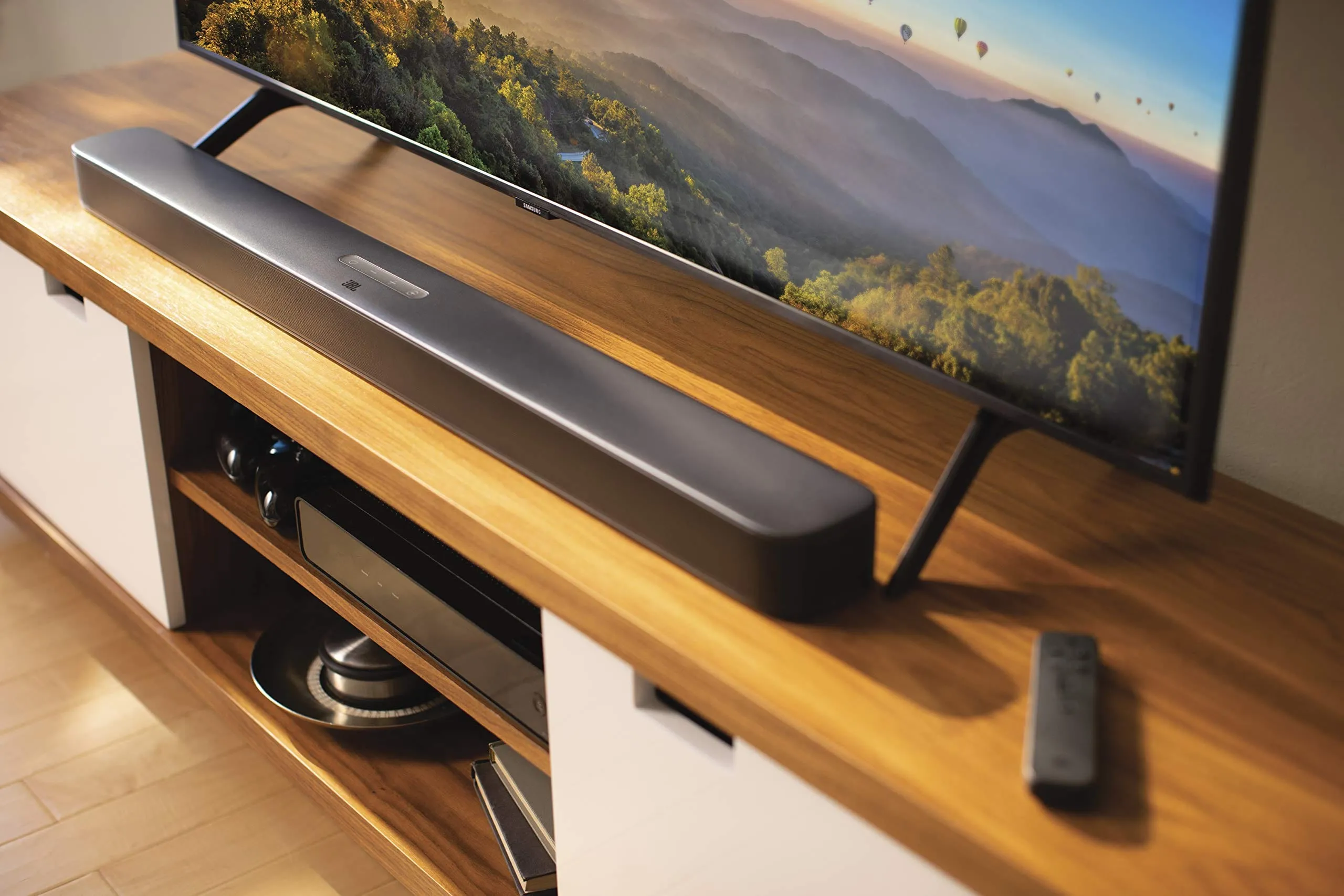 JBL Bar 2.1 Deep Bass 2.1 channel soundbar with wireless subwoofer Your movies and music have never sounded so good.JBL Surround Sound instantly brings movies, games, sports and music to life - JBLBAR2.1