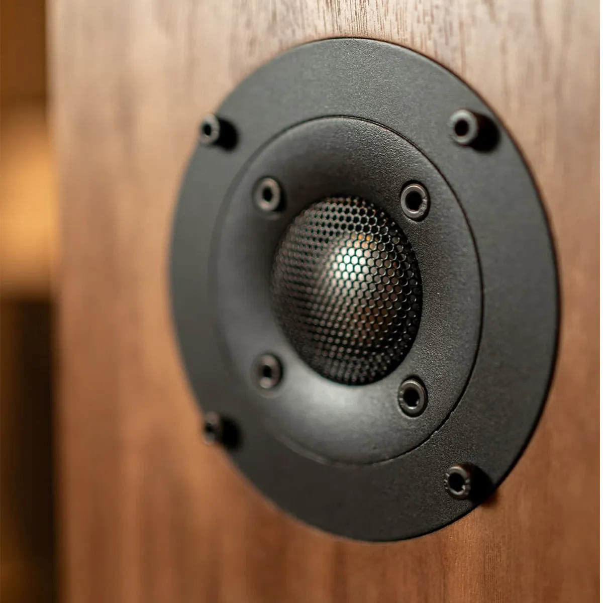 KLH Kendall 2B 2-Way Bookshelf Speakers - Pair (English Walnut)