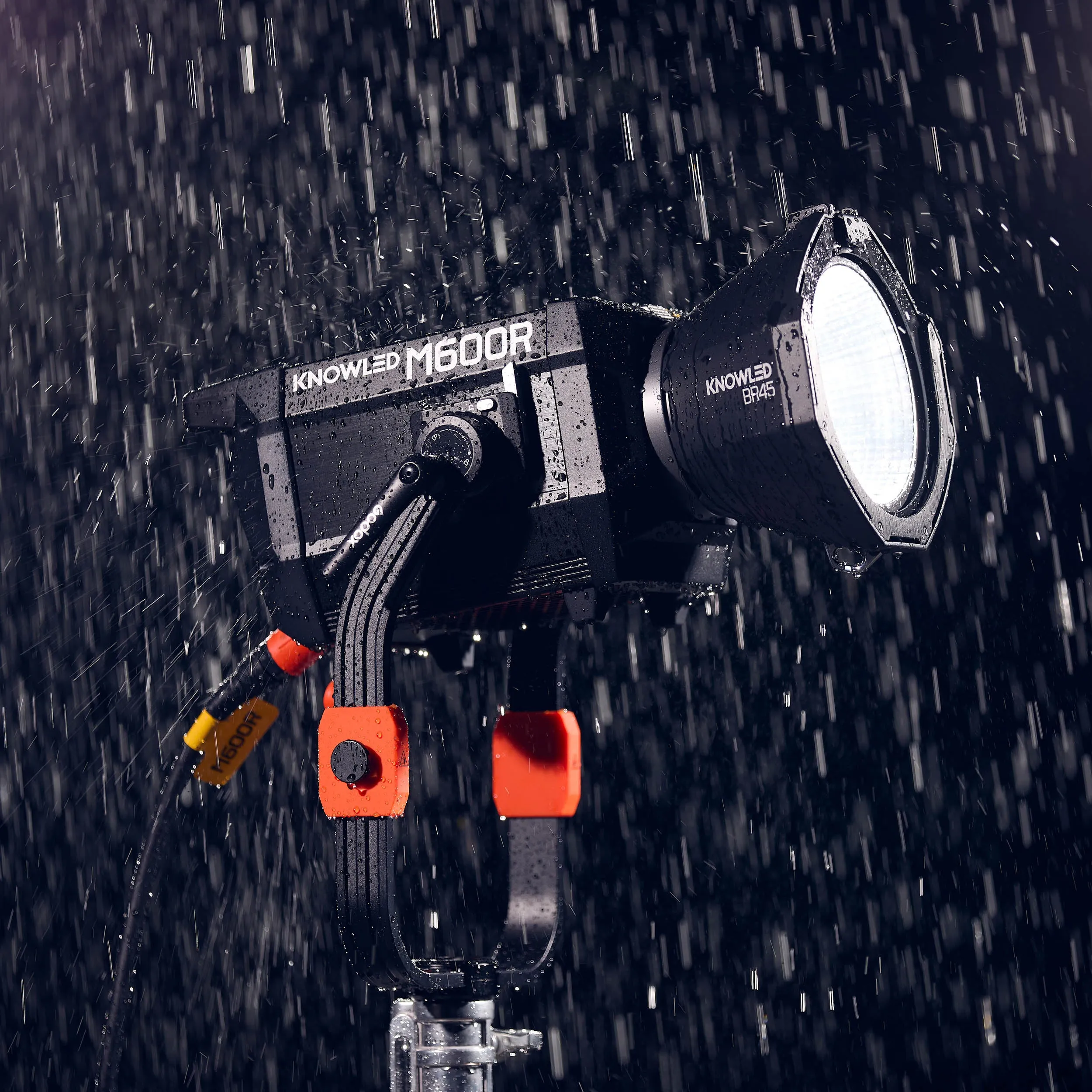 KNOWLED M600R 740W RGBWW Hard-Light Cine LED Light
