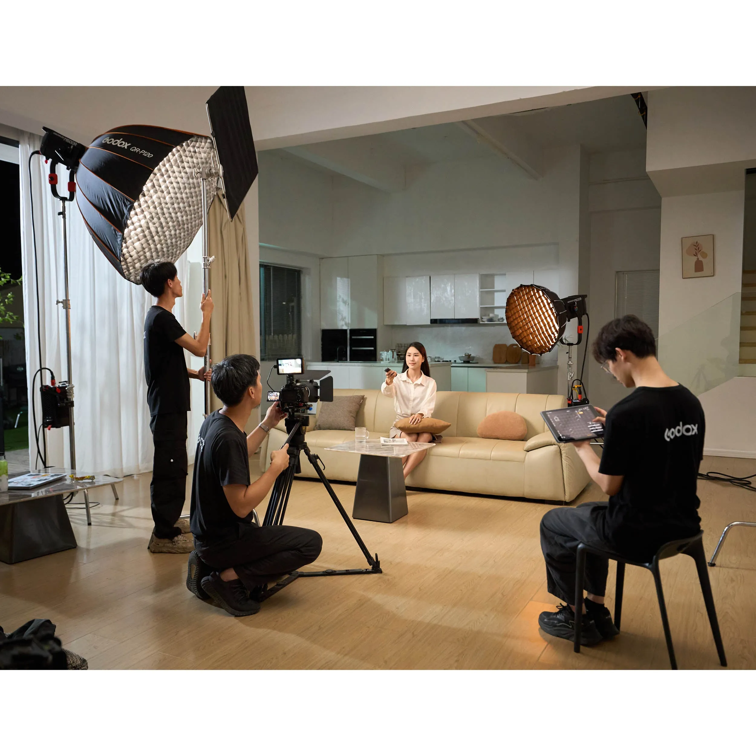 KNOWLED M600R 740W RGBWW Hard-Light Cine LED Light