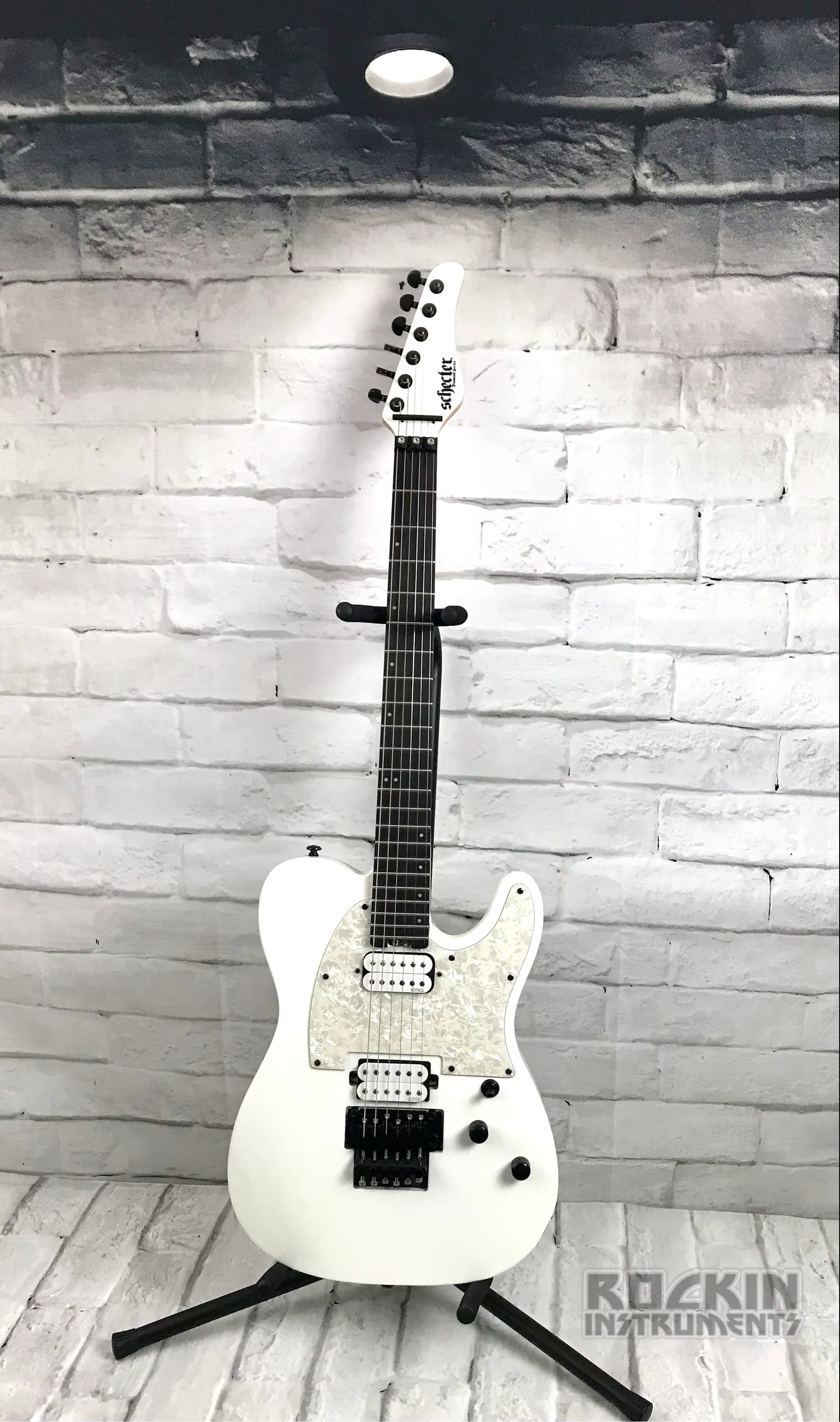 Schecter Sun Valley Super Shredder PT FR Electric Guitar Bundle With Schecter SGR-UNI Hardshell Case, Metallic White