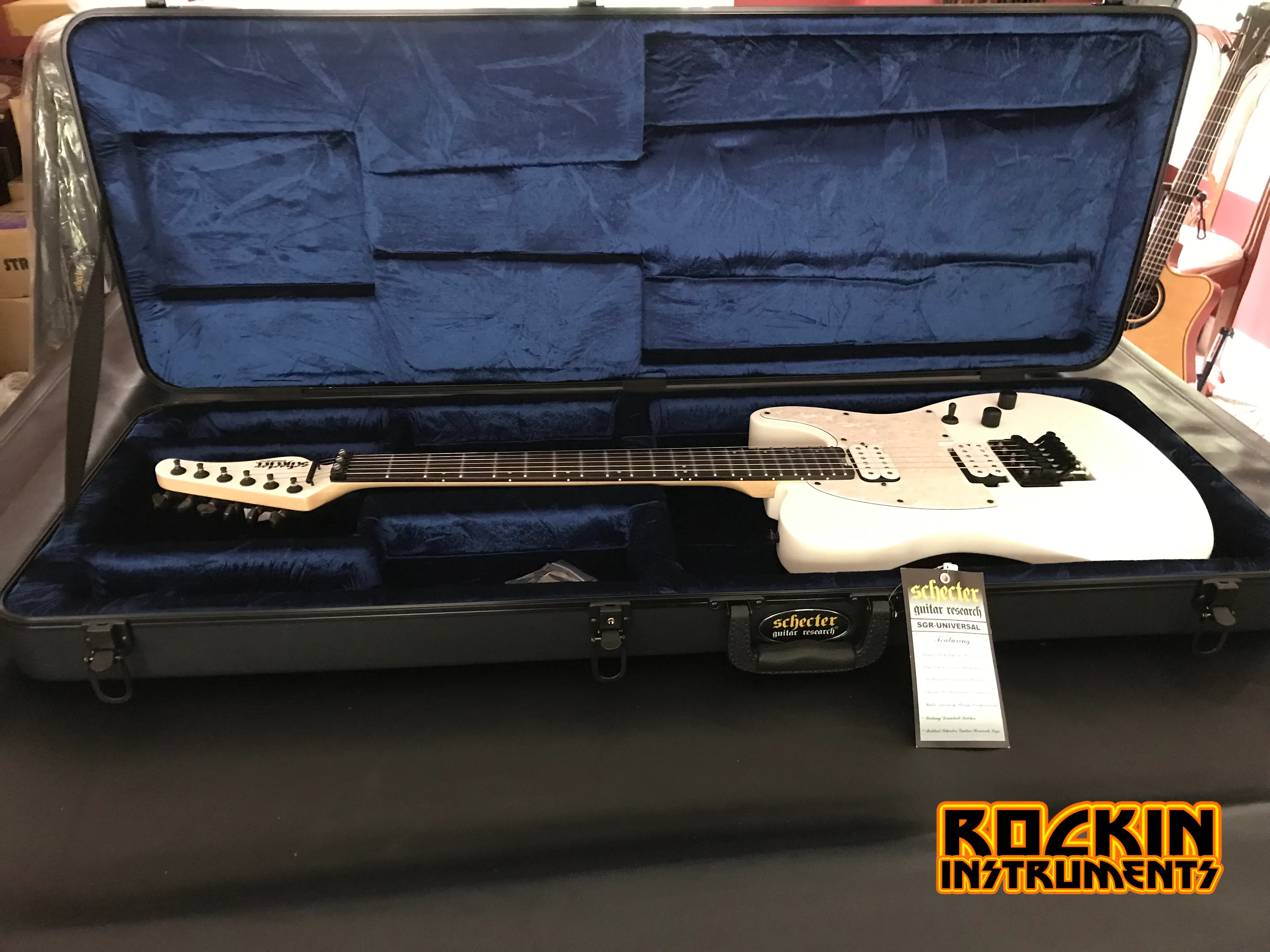 Schecter Sun Valley Super Shredder PT FR Electric Guitar Bundle With Schecter SGR-UNI Hardshell Case, Metallic White