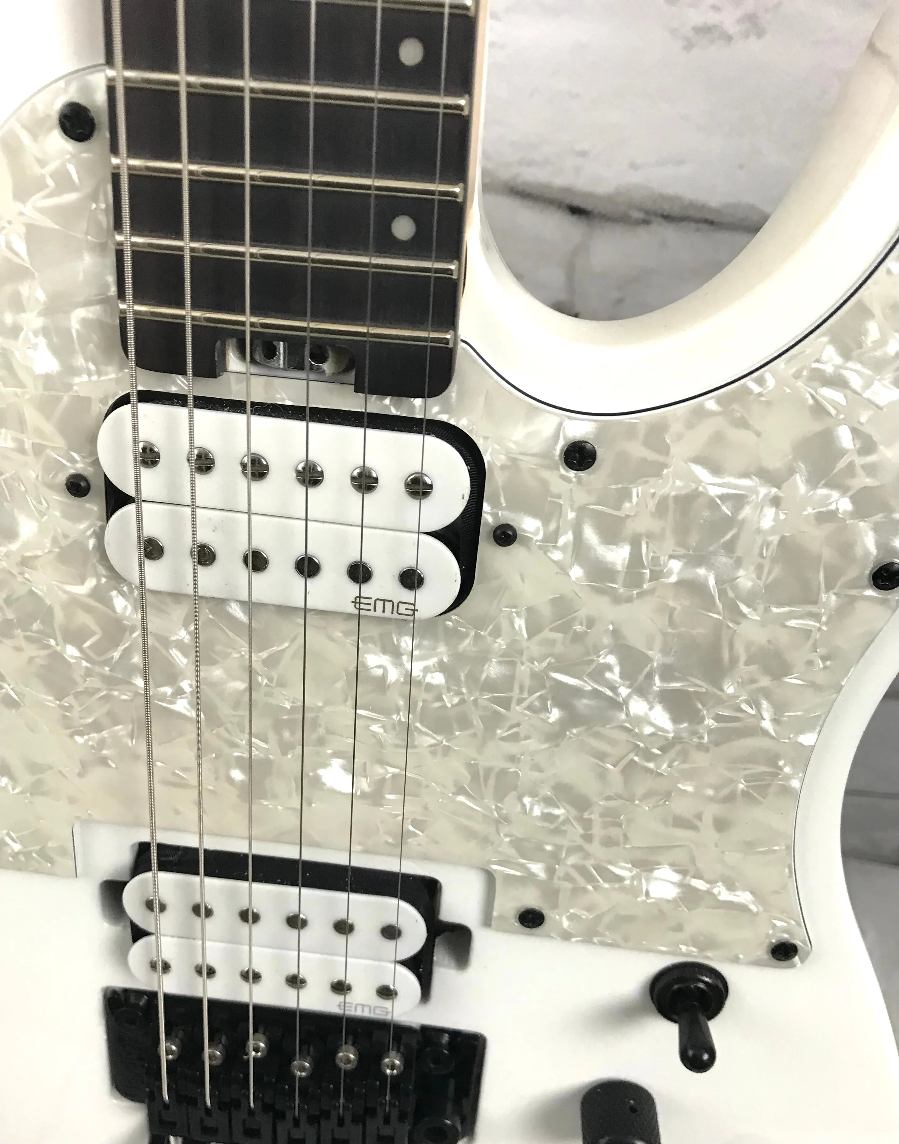 Schecter Sun Valley Super Shredder PT FR Electric Guitar Bundle With Schecter SGR-UNI Hardshell Case, Metallic White