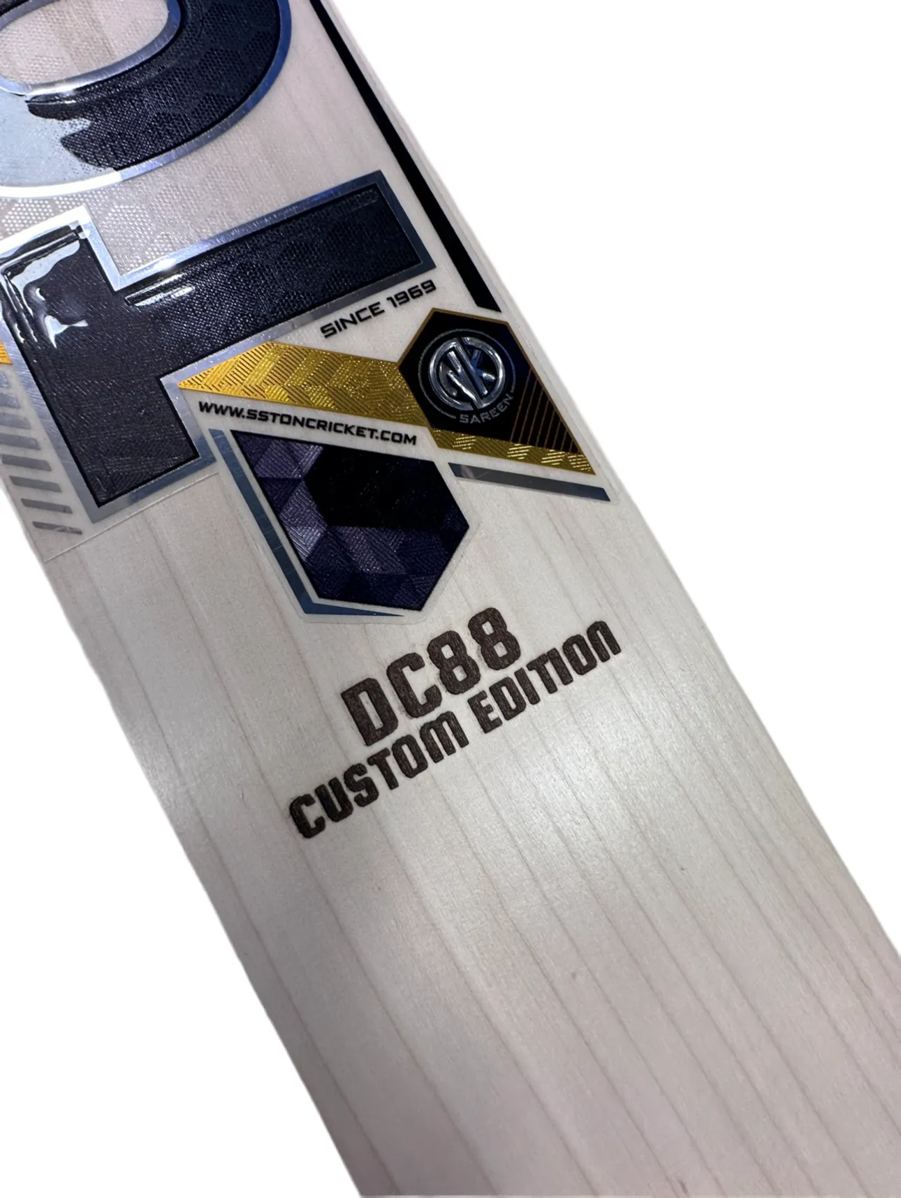 Ton DC88 Custom Edition Cricket Bat