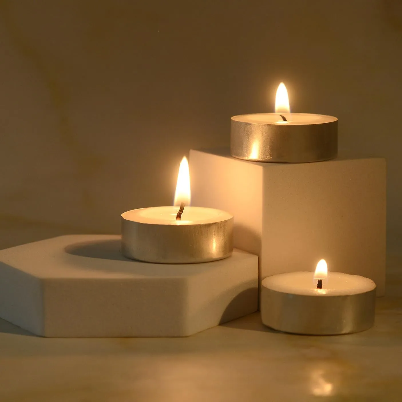 Welburn Veda&Co™ Wax Tealight Candles - Pack of 200, 3 Hours Burning Time, 100% Fully Refined Paraffin Wax, Unscented, Smokeless, Dripless, for Home Decor, Offices & Other Occasions (White)