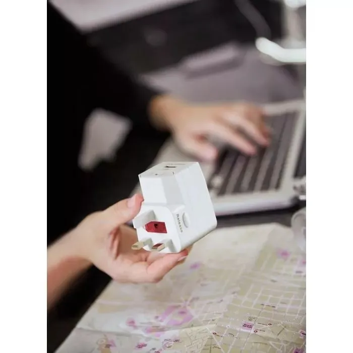 Worldwide Adapter   USB Charger